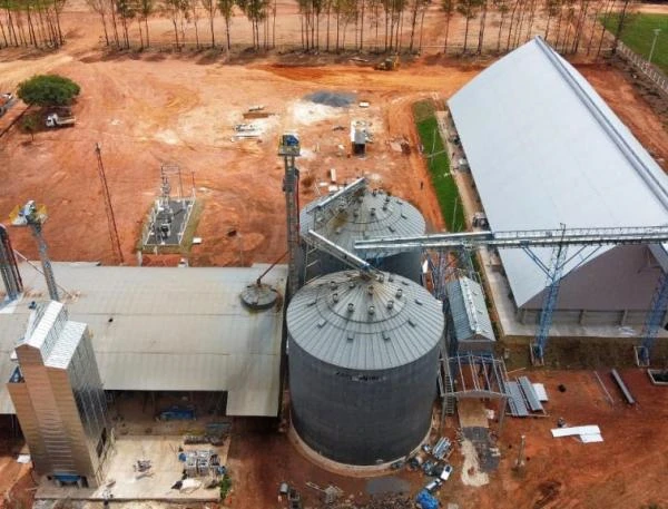 Espalhador de grãos para silos